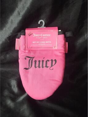 Juicy Couture Set of 2 Mini Oven Mitts Hot Pink Silicone Grip
